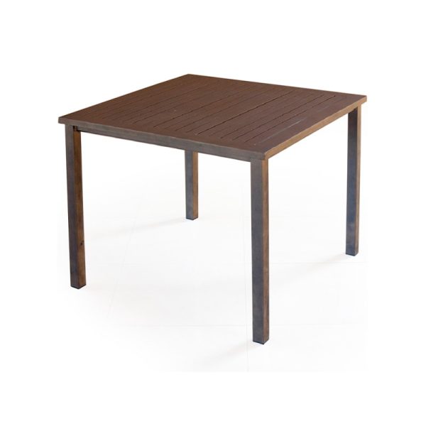 Mesa de aluminio para jardín en color café, diseño cuadrado con superficie ranurada y estructura resistente ideal para exteriores.